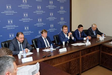 Президент НОСТРОЙ Антон Глушков провел в Новосибирске круглый стол о мерах поддержки строительной отрасли, предусмотренных национальными проектами